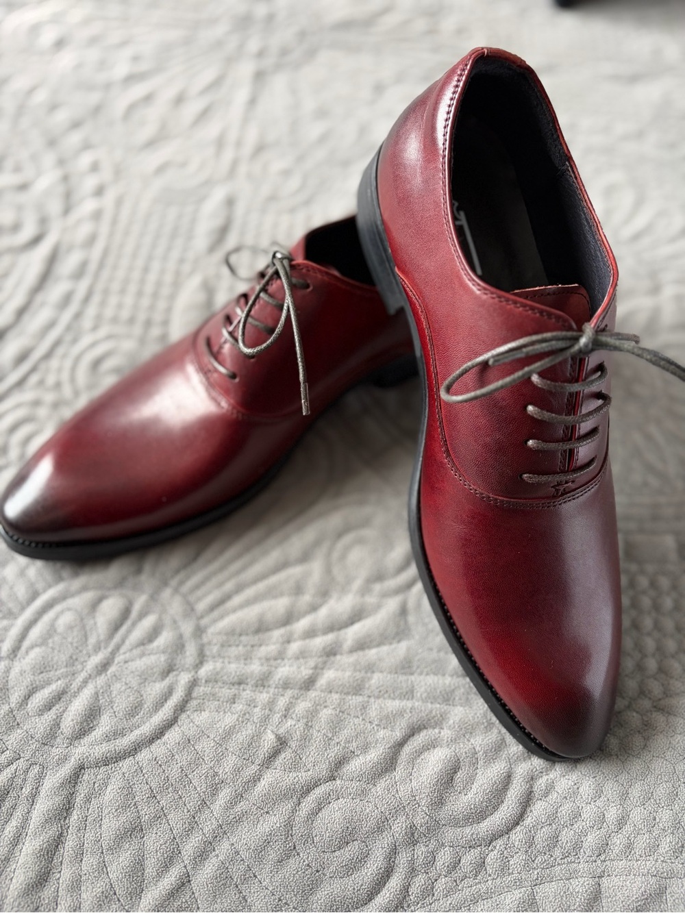 Men's Burgundy Leather Derby Shoes — Classic Lace-Up Dress Oxfords
